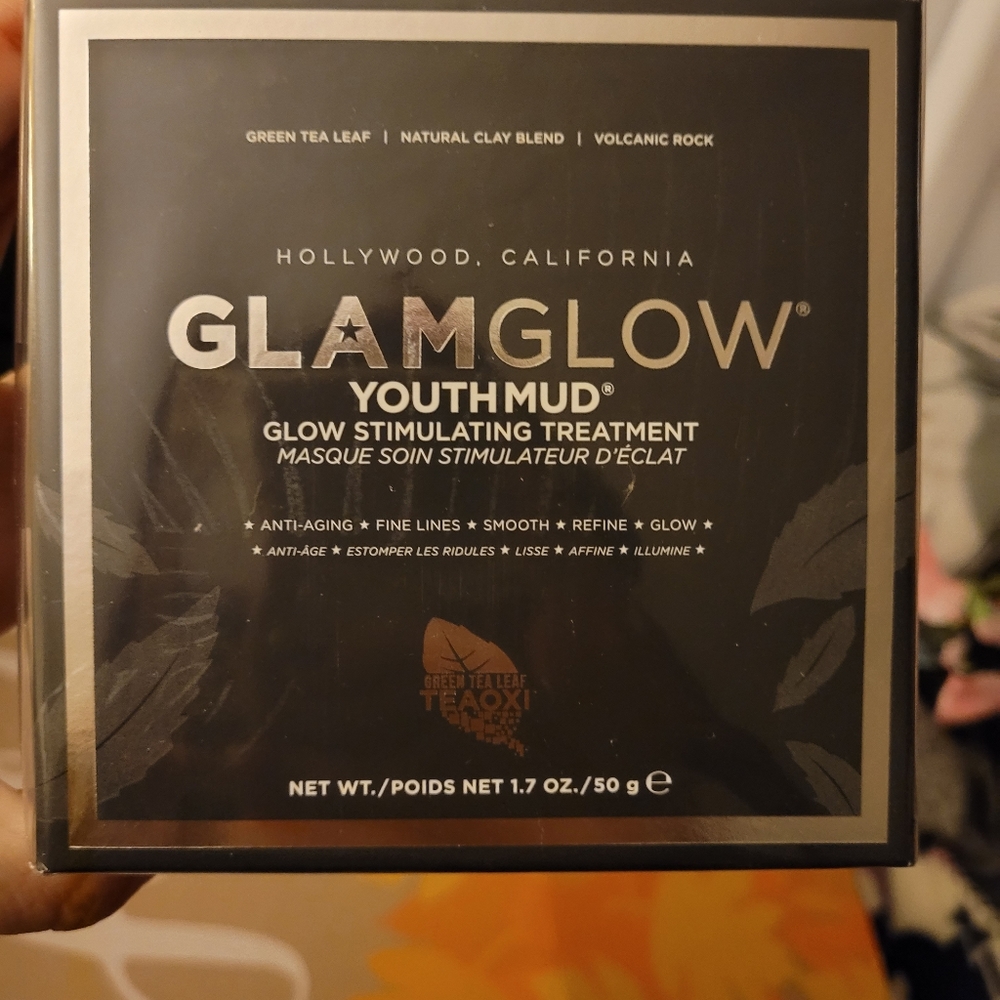 Glam Glow youth mud